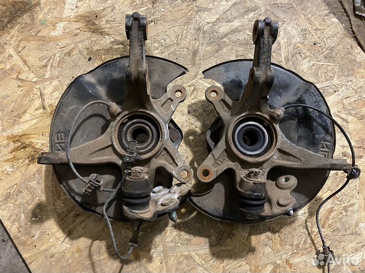 Поворотный кулак левый Honda Civic 4d