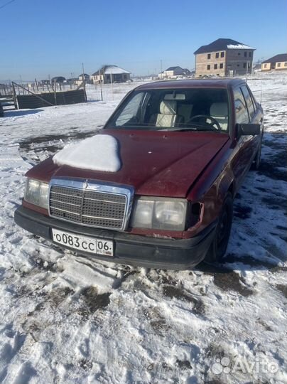 В разборе Мерседес 124