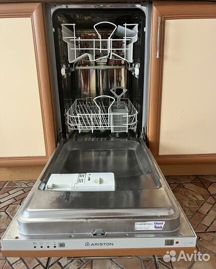 Посудомоечная машина Ariston 45
