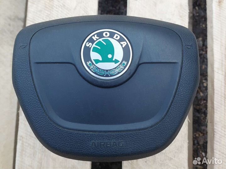 Airbag руля Skoda Fabia 2 5J0880201K