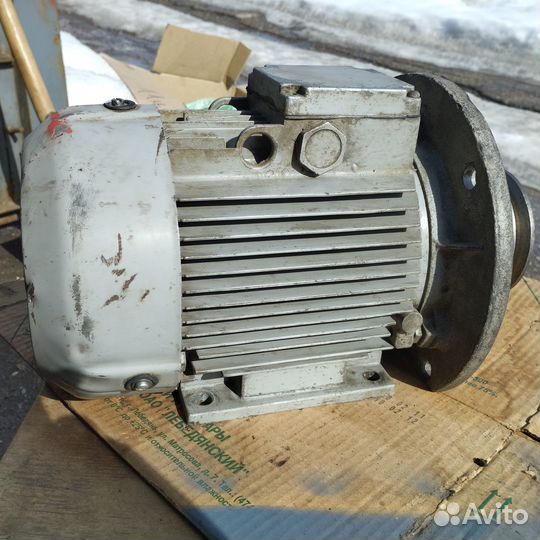 Электродвигатель 380/220в; 2,2 квт; 1500 об/мин