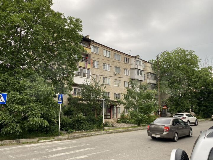 2-к. квартира, 41,8 м², 2/5 эт.