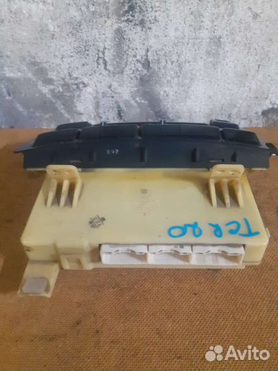 Блок управления климат-контролем Toyota Estima