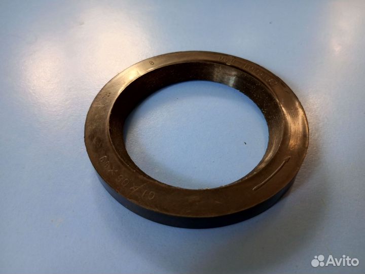 Сальник к/вала задний заз 968 с хранения