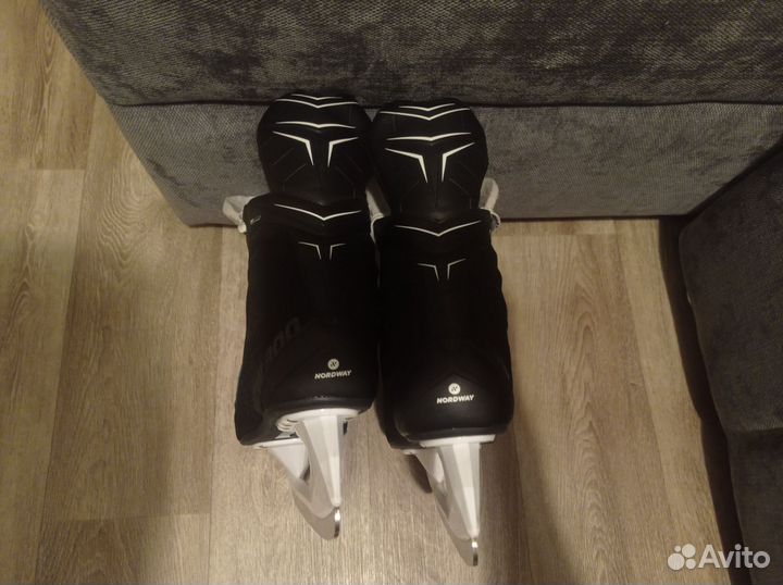 Коньки хоккейные