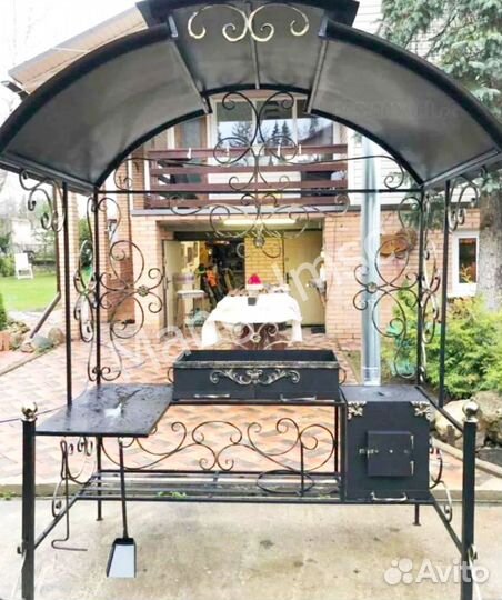 Мангал с крышей