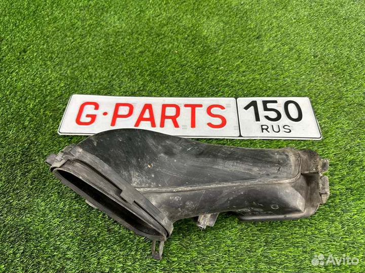 Воздухозаборник правый Bmw 7 E66 N62B44 2002