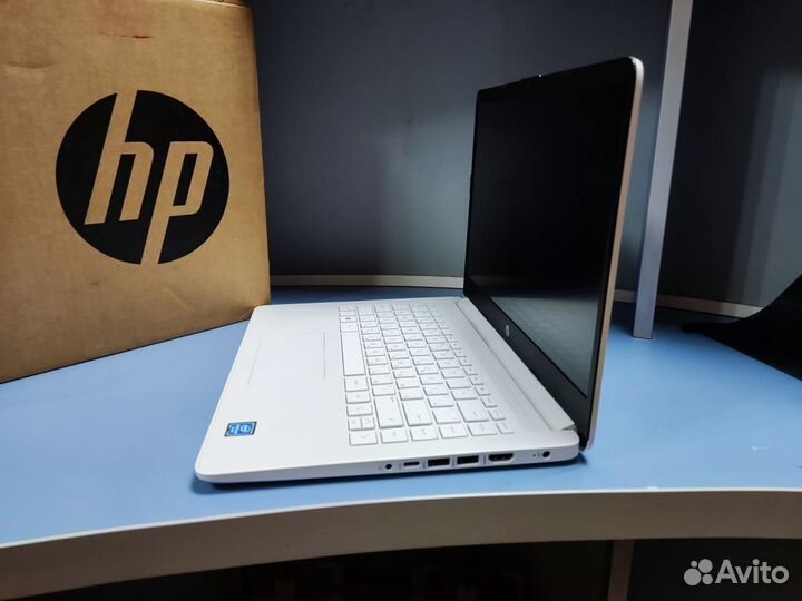 Новый 4х ядерный ноутбук HP intel/SSD/IPS 14/DDR4