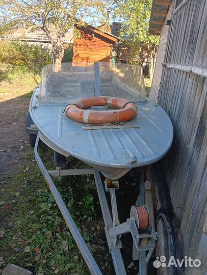 Продам лодку Днепр