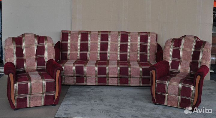 Перетяжка и замена обивки кожаных диванов