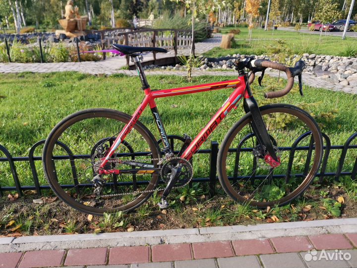 Велосипед циклокросс/шоссе