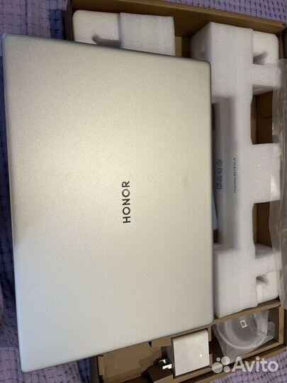 Продам ноутбук honor MagicBook X16 Pro