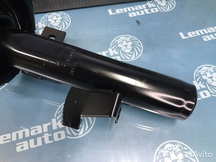 Амортизатор передний левый Ford Focus 2