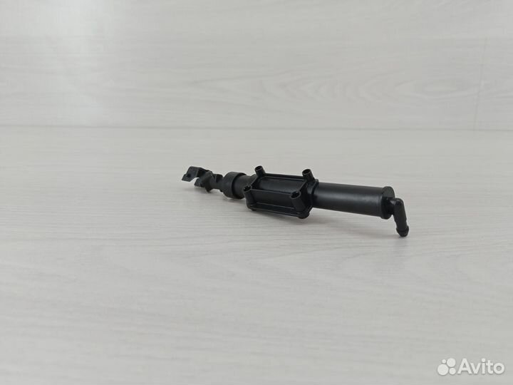 Форсунка омывателя фар правая Volvo XC70 (Mk3)