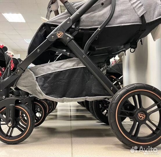 Коляска новая