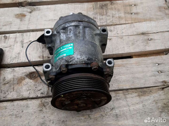 Компрессор кондиционера Рено F9Q 1.9D Вольво