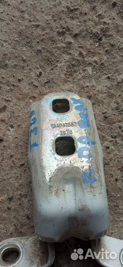 Петли передней правой двери Шевроле Авео Т300