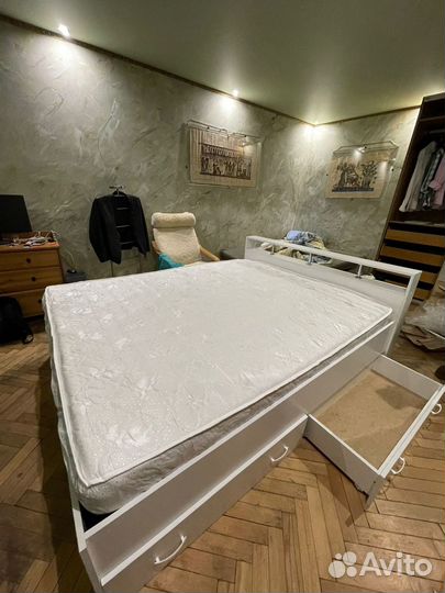 Кровать двухспальная