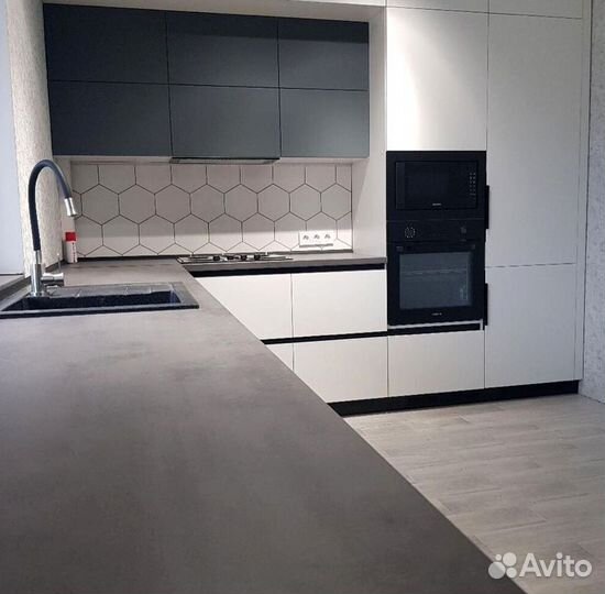 Кухонный гарнитур в современном стиле на заказ