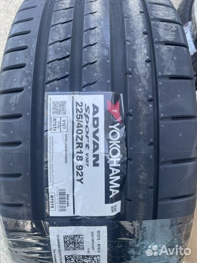 Yokohama Advan Sport V107 225/40 R18 92Y