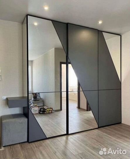 Книжный шкаф