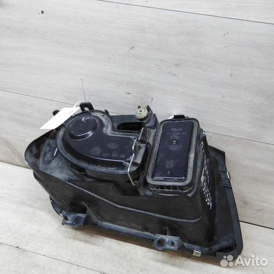 Фара левая Volkswagen Bora