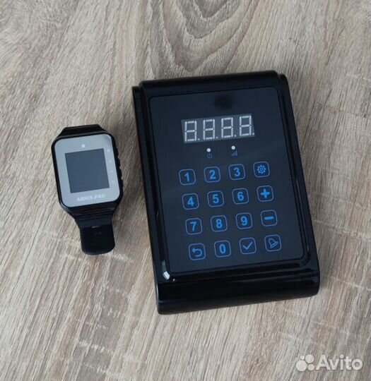 Пульт вызова официанта на кухню и часы-пейджер