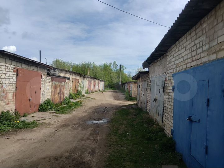 Гараж, > 30 м²