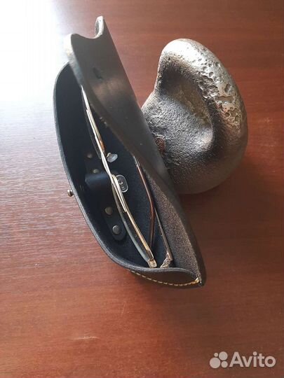 Очечник из натуральной кожи. Ручной работы