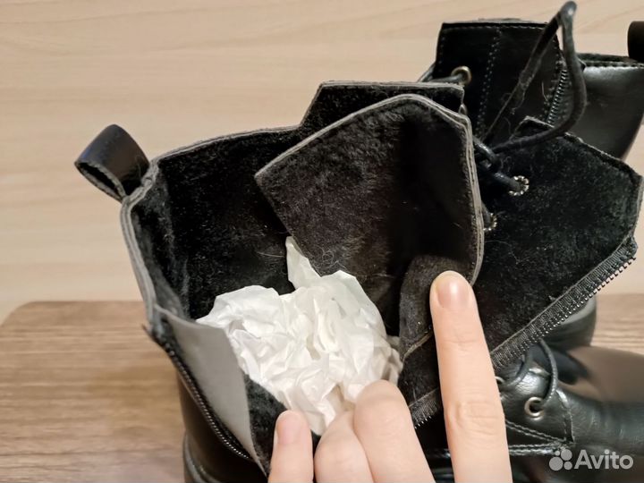 Минималистичные ботинки на шнурках