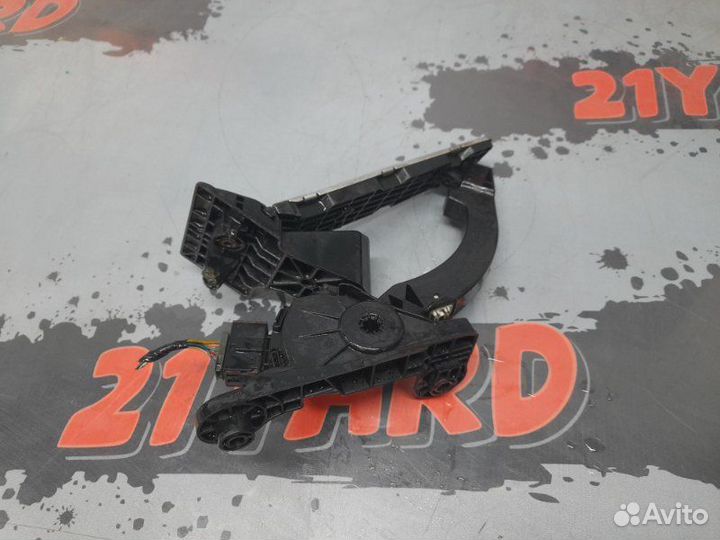 Педаль газа Kia Sorento XM G4KE 2011