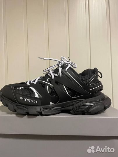 Balenciaga track 1