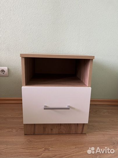 Тумба прикроватная