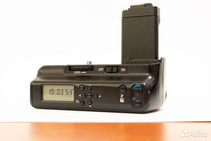 Canon eos 450d + kit canon ef-s 18-55mm + батблок