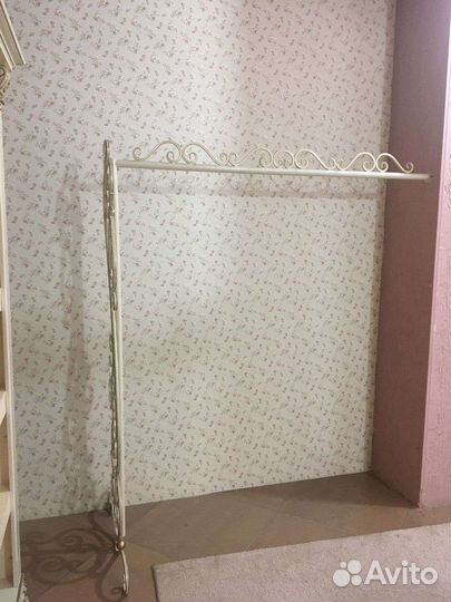 Вешалка напольная