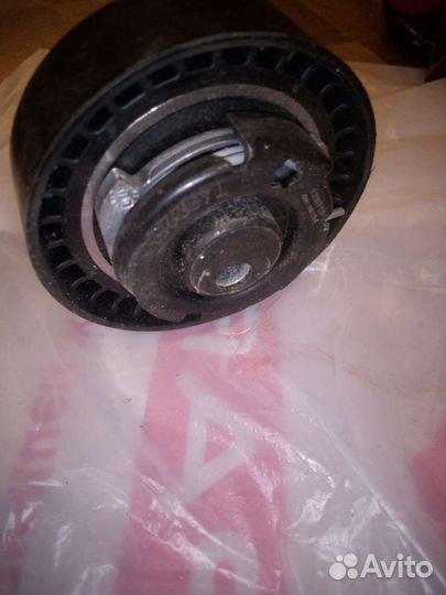 Продам Ролик грм натяжителя