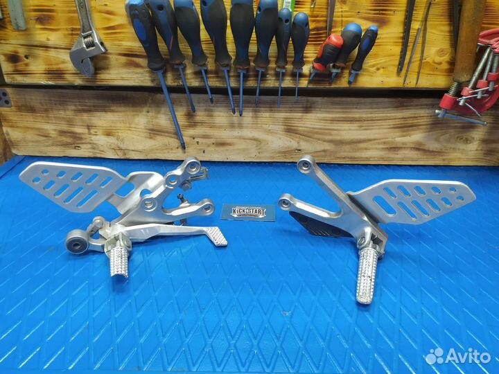 Кронштейны подножек водителя Yamaha YZF-R6 R6 2008