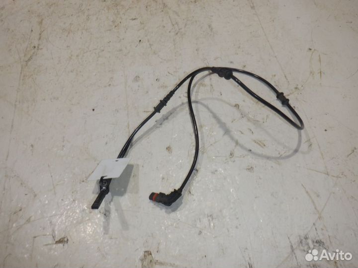 Датчик ABS передний