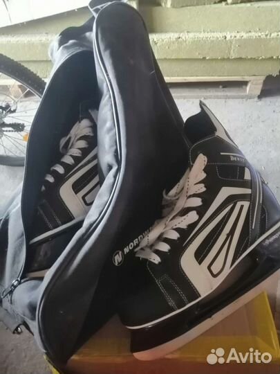 Коньки хоккейные 43 44