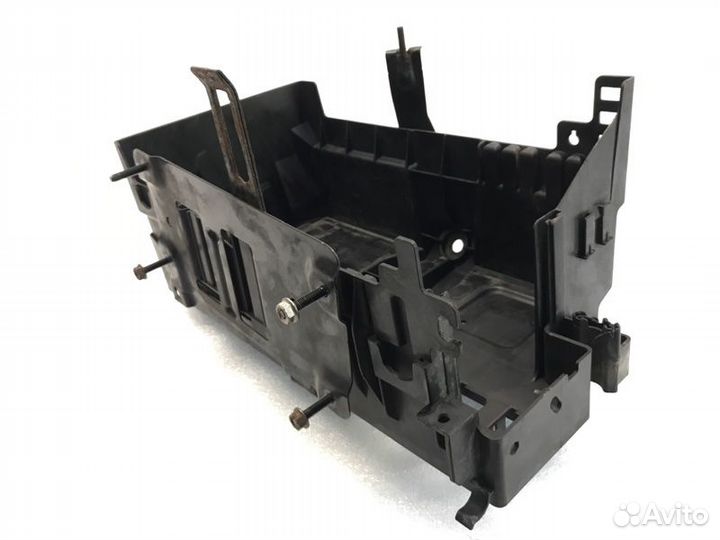 Площадка аккумулятора Chevrolet Cruze седан 1.8