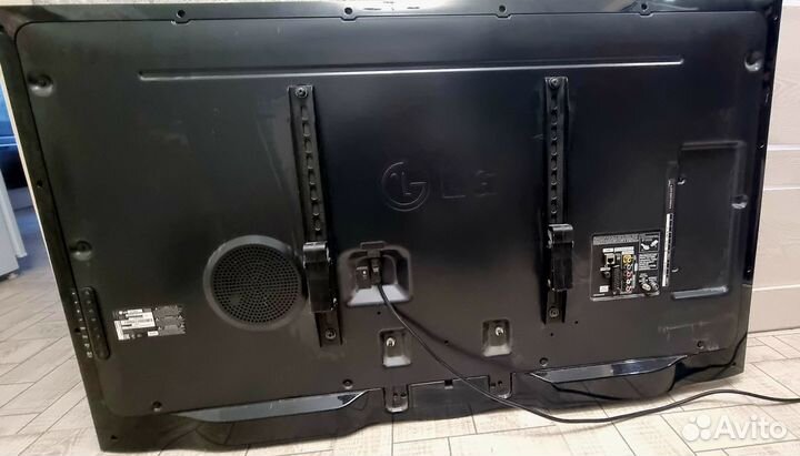 Телевизор SMART tv с вайфаем бу