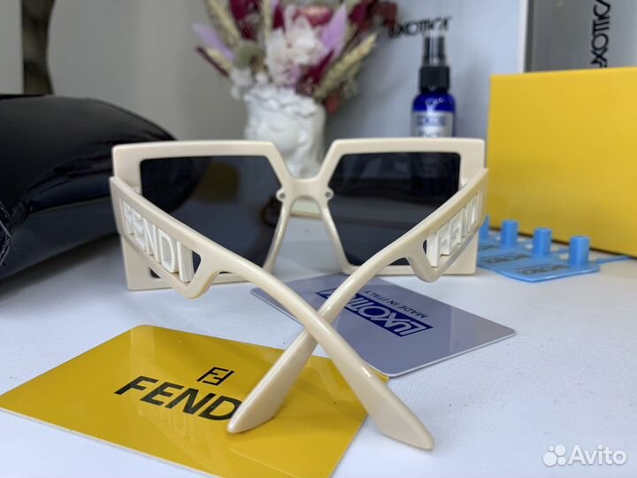 Солнцезащитные очки Fendi оригинал