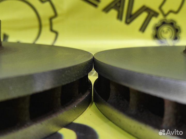 Диск тормозной комплект передний Toyota Harrier