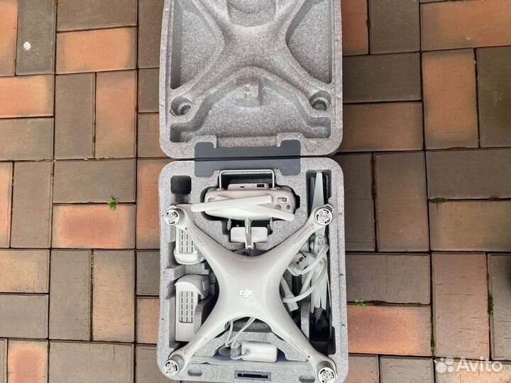 Квадрокоптер dji phantom 4