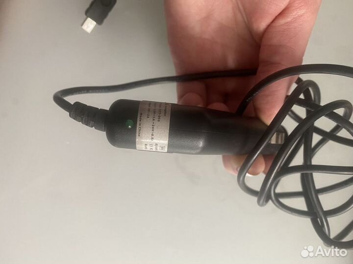 Зарядное устройство в авто