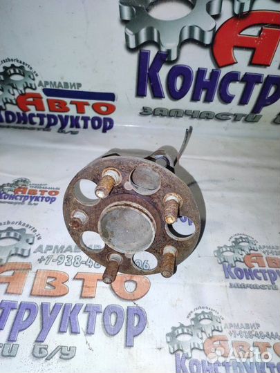 Ступица задняя левая Toyota Prius хэтчбек iiixw30