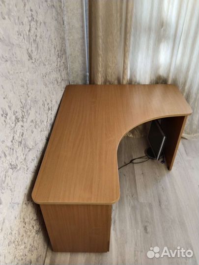Угловой письменный стол бу