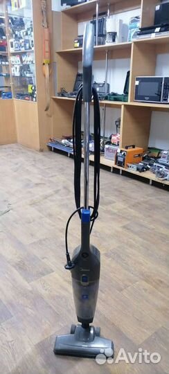 Вертикальный пылесос Midea VCS142