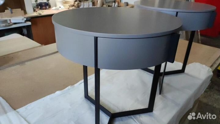 Столик с ящиком Sakhalin