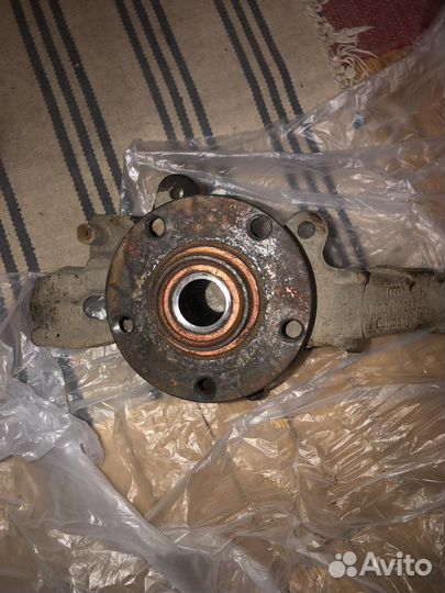 Кулак поворотный audi a4 b5